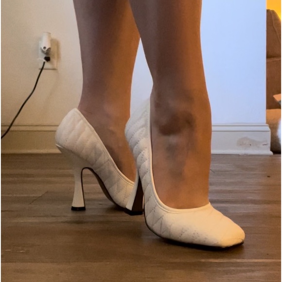 Quilted White Pumps - Picture 3 of 17